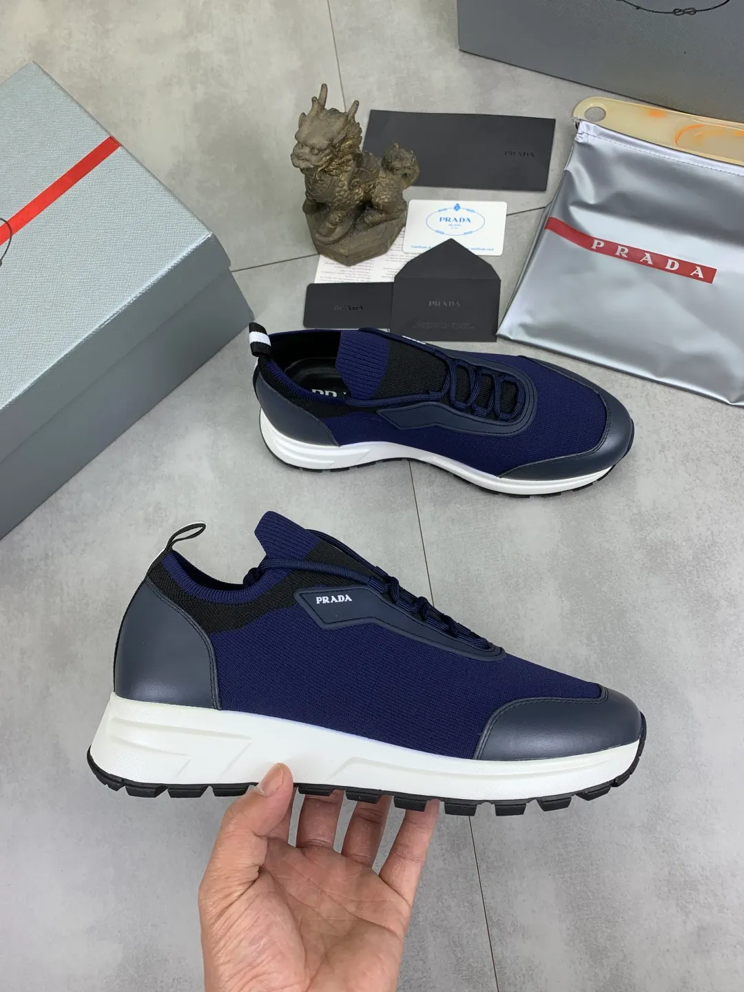 Men's Men's Shoes 💰P500💰【New Style】 (PRADA) The latest model of men's shoes has been launched on the official website in 1:1 copy, synchronized with Hong Kong counters, and on the same catwalk; all made of cowhide Epoxy mesh ➕Imported breathable fabric with cowhide lining, 🍡🍡Original 1:1 rubber outsole, non-slip and wear-resistant; comfortable on the feet, attractive style, fine workmanship, and simple and neat shoe lasts, highlighting a man's boldness and toughness, 👍size 38 to 44 3⃣️Color🉑️Choose